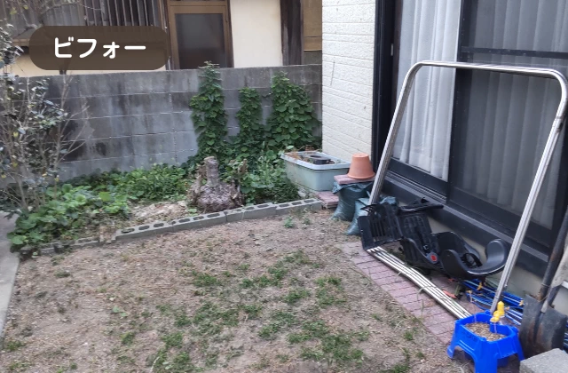 建物まわりもすべて土の庭で雑草取りが大変でした