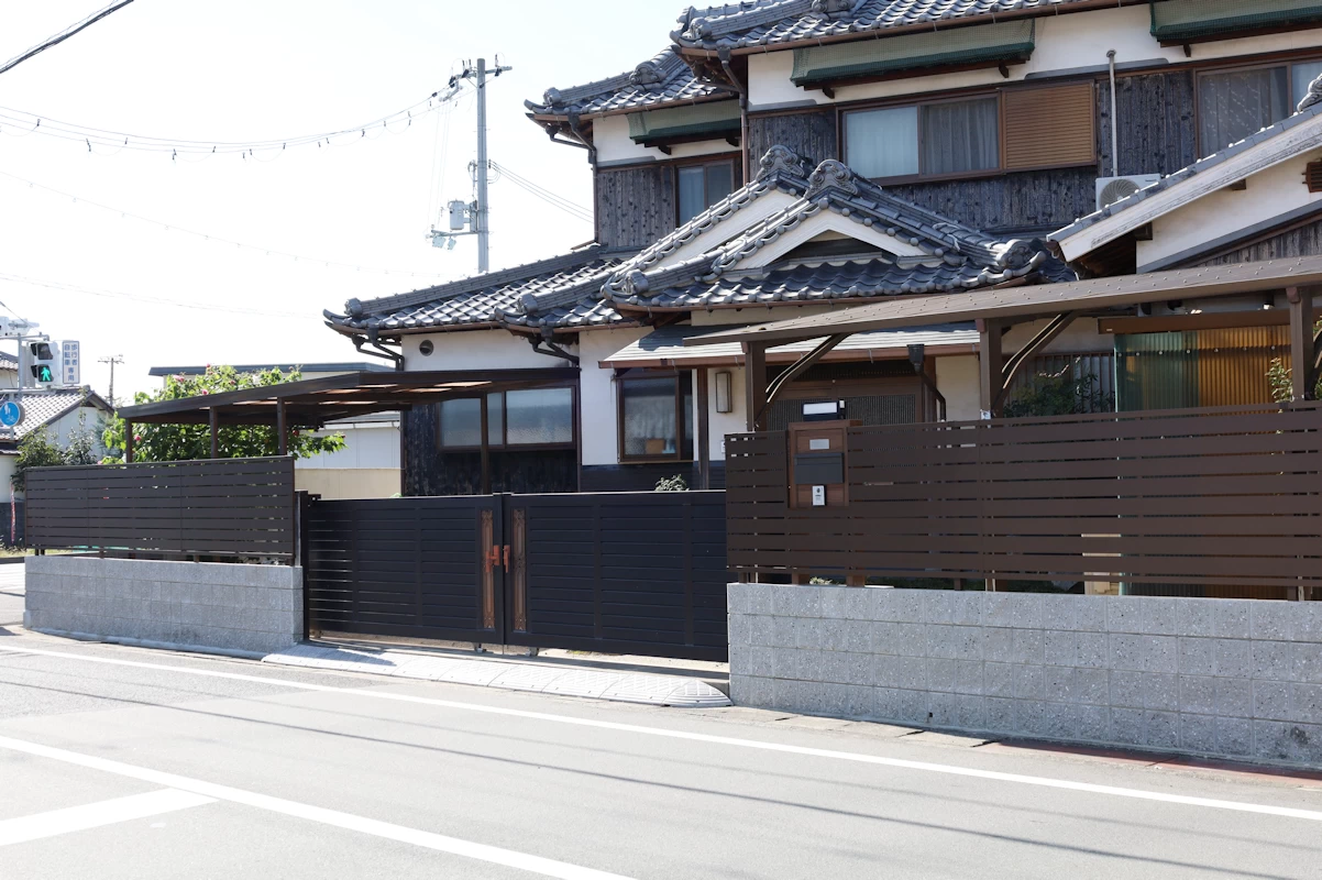 光と風が通る軽やかな外構