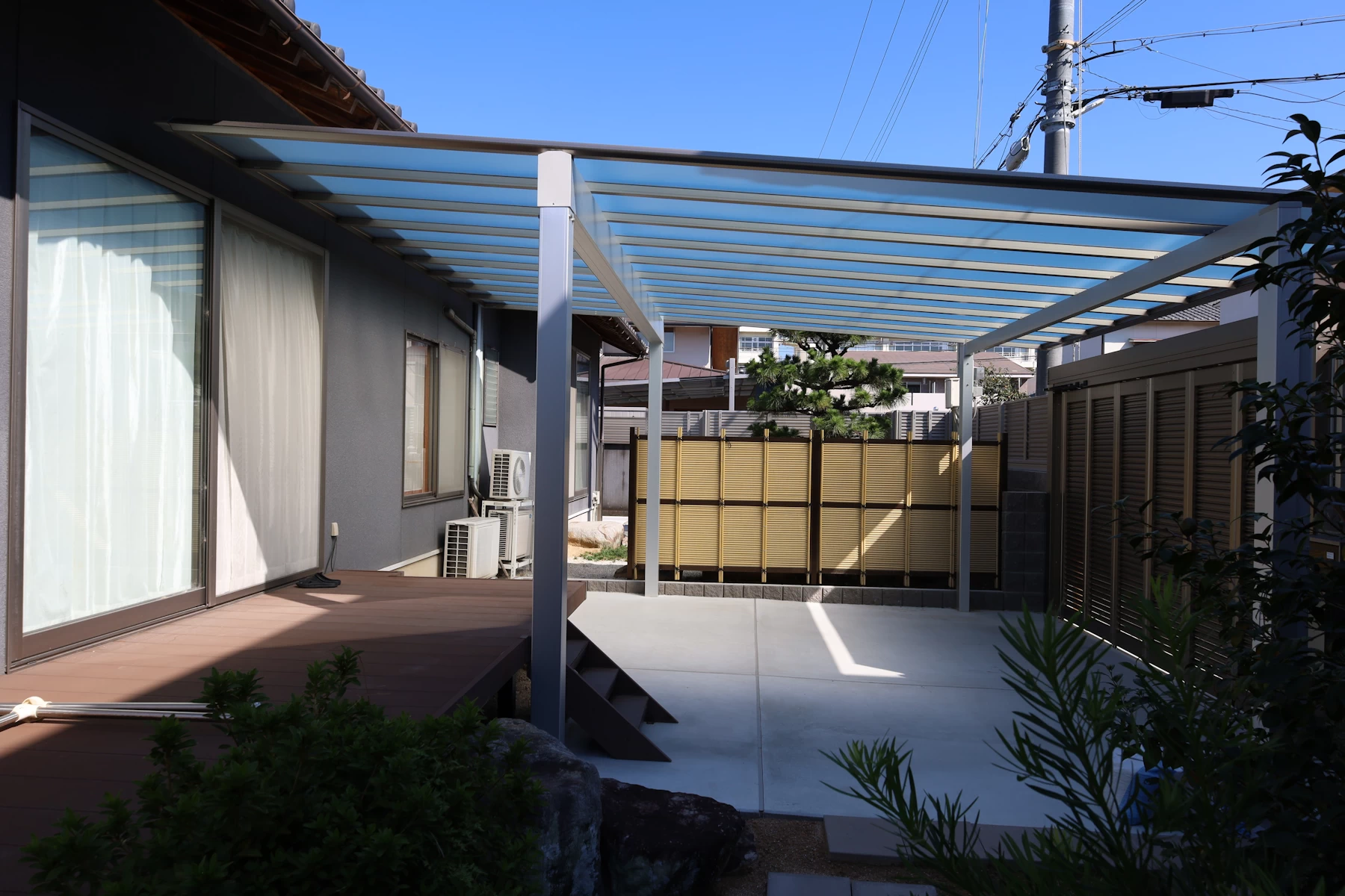 BBQなどにも使える屋根のある空間