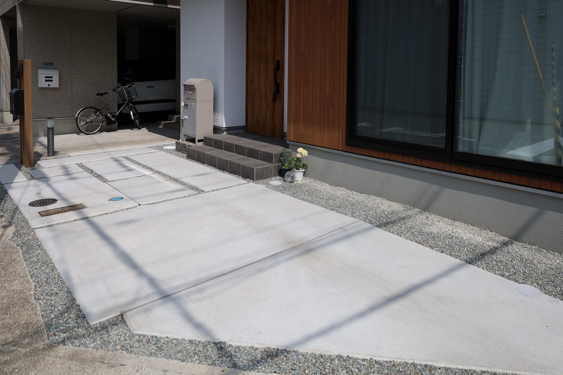 前面土間部分すべてがガレージ