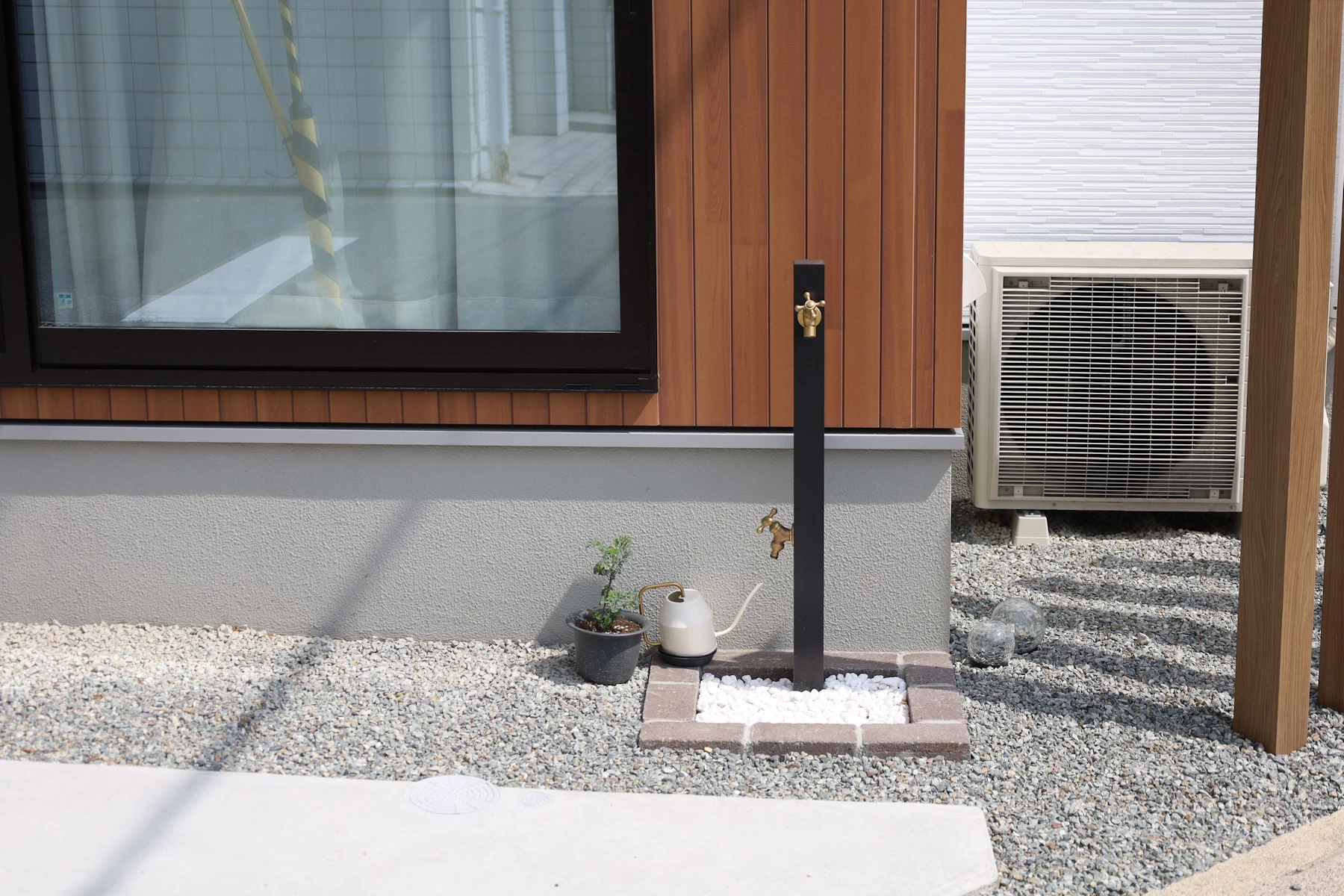 雰囲気のいい立水栓。パンはトロンメル（クボタ）